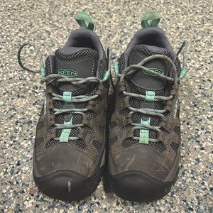 KEEN Women’s Hiking Boots - size 9.5
